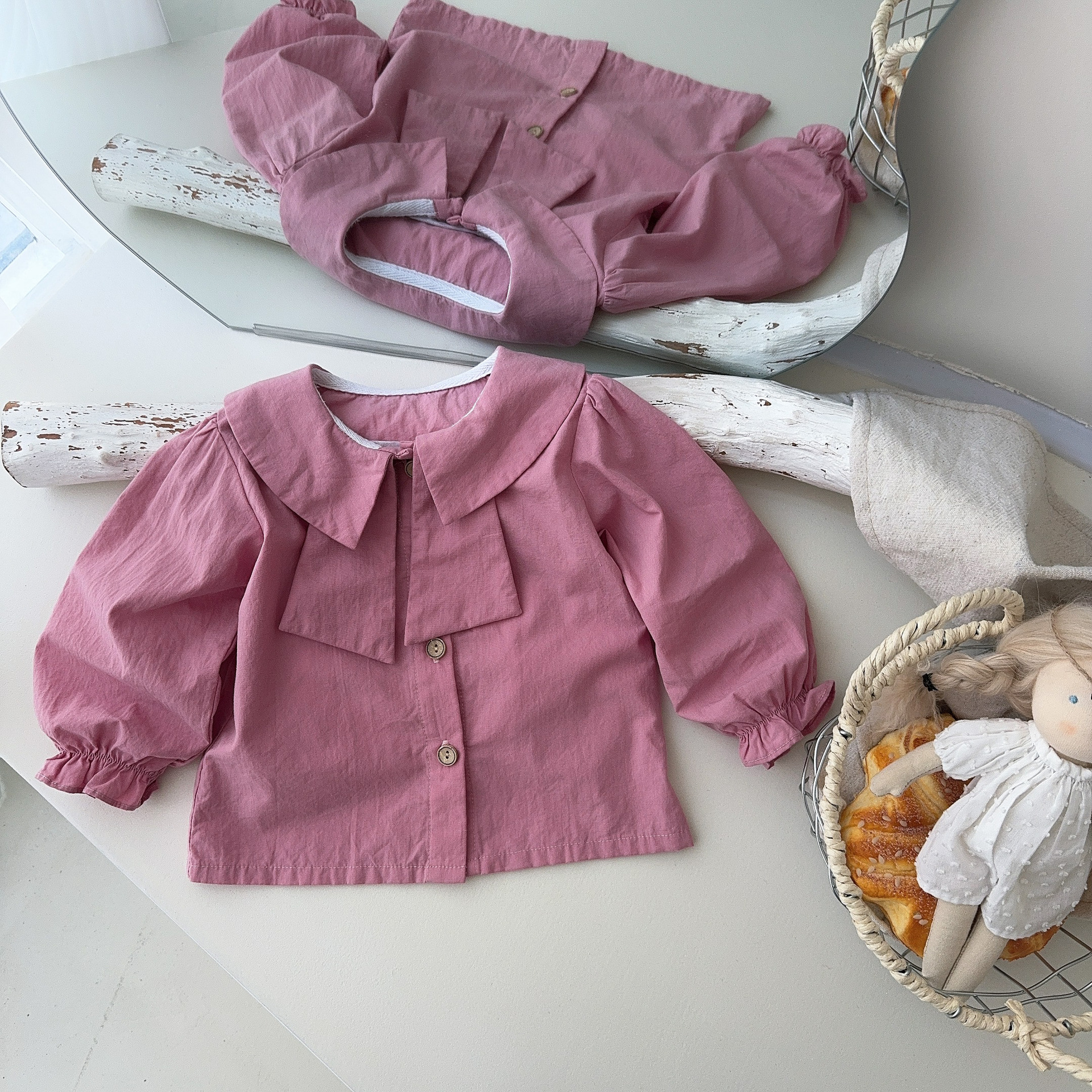 2024 otoño nuevo estilo de moda niña coreana de dos piezas tesoro femenino con tirantes falda camisa traje bebé otoño