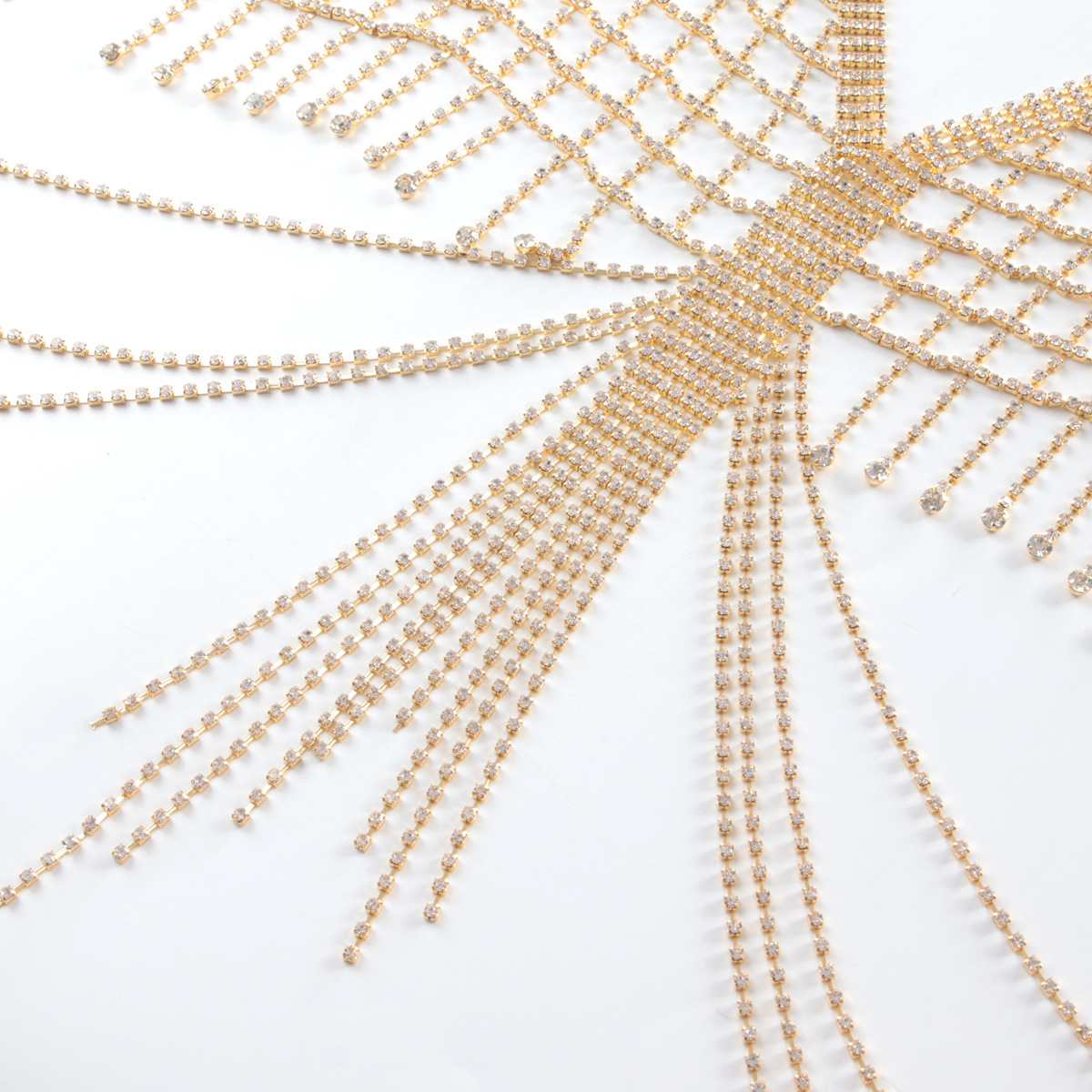 Europa y América de lujo llena de diamantes accesorios de cinturón de pecho de lujo para mujeres clube de noche fiesta sexy bikini bra decoración de cadena de cuerpo
