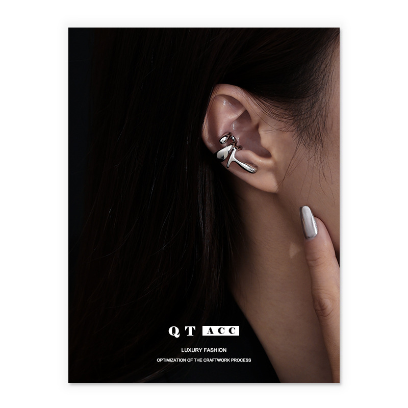Retención de alto color de vacío de galvanoplastia de vacío/platino personalidad de moda fresco Líneas geométricas nicho frío estilo oreja pendientes de clip de hueso