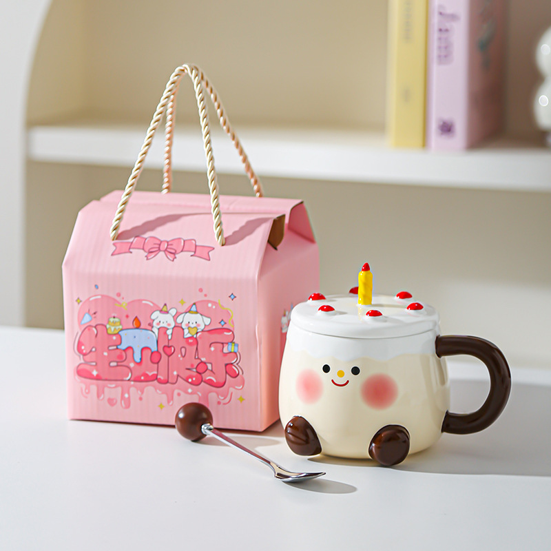 Taza de pastel de dibujos animados creativos Regalo de cumpleaños Regalo de mano Taza de cerámica Taza de agua linda de alto valor Taza con tapa