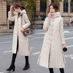長い膝を越えたダウン綿服女性の対外貿易の新しい綿服のコートの韓国版の修身はやせているA字版の綿服を現します。