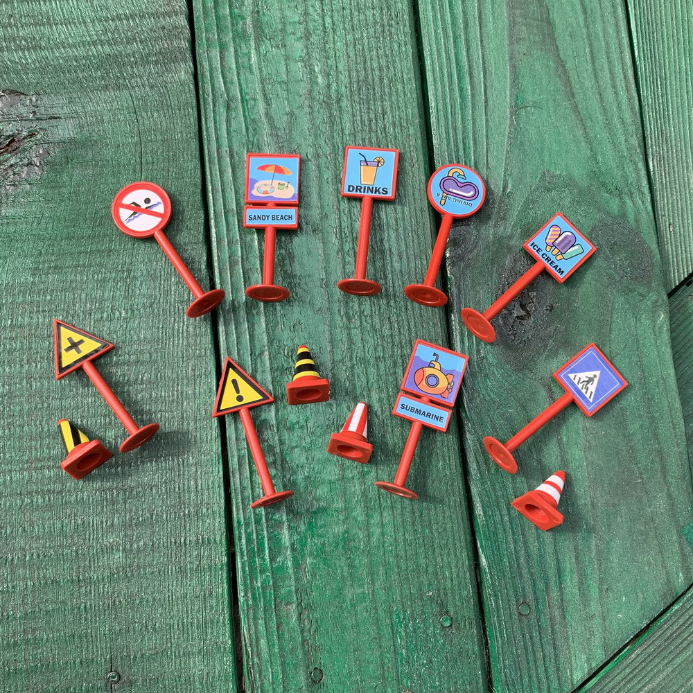 Niños plástico multi-funcional rompecabezas eléctrico coche de ferrocarril mini Road sign rompecabezas ensamblado juguete traje fábrica al por mayor