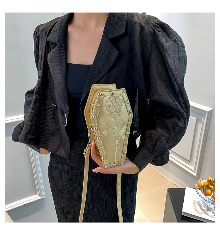 Borsa a tracolla da donna a forma di bara stile gotico nero_voghion.com