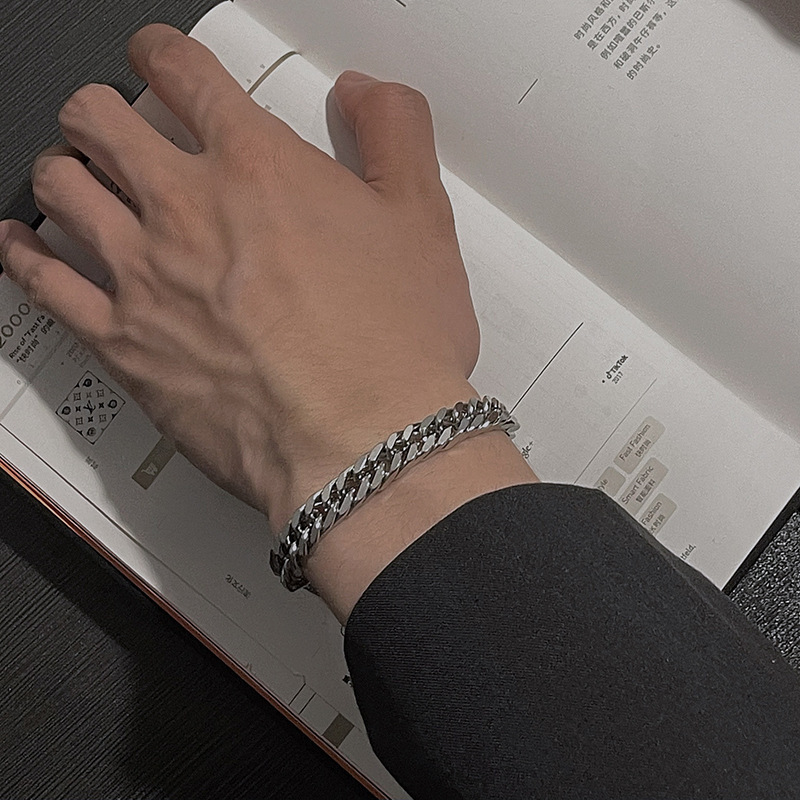 Cross-border Europe and the United States cold wind cool men's titanium steel bracelet does not fade Cuban bracelet NK chain hip-hop girls flat bracelet