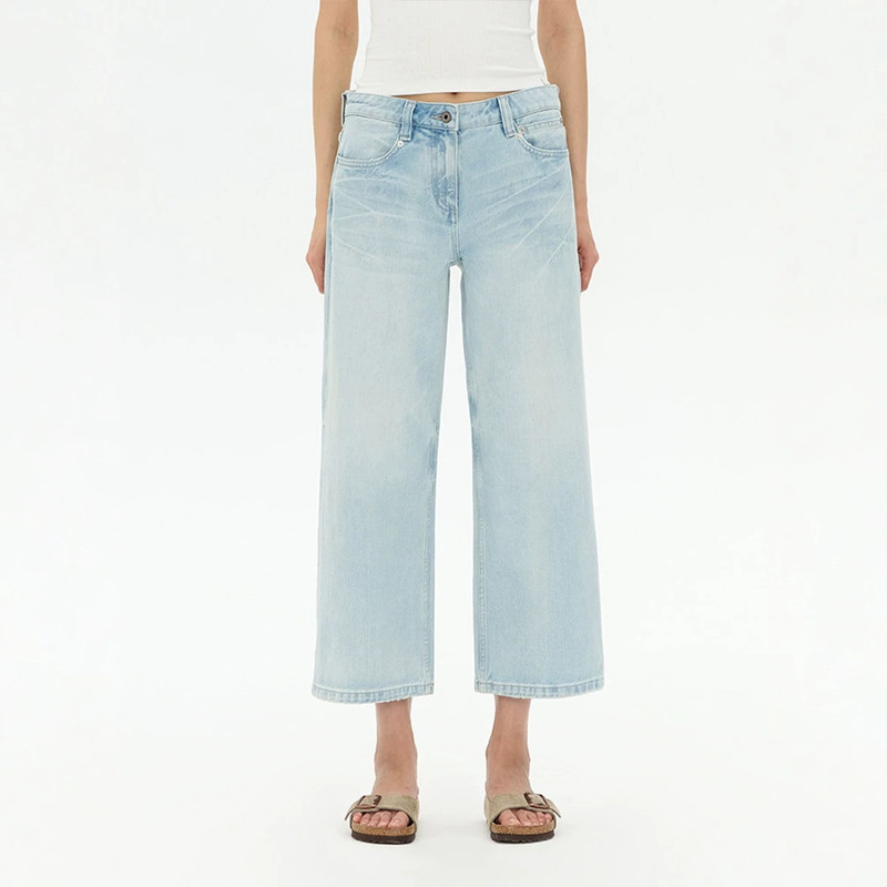 In stock Fax low-rise light blue washed distressed cat scratch cotton vintage washed straight-leg cropped jeans In stock Fax low-rise light blue washed distressed cat scratch cotton vintage washed straight-leg cropped jeans