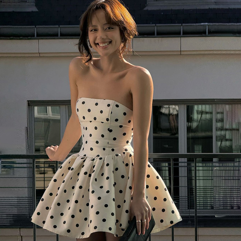 Cross-Border 2024 Winter New Women's Fashion High-End Polka Dot Print Retro Tube Top Slim Sexy Dress Cross-Border 2024 Winter New Women's Fashion High-End Polka Dot Print Retro Tube Top Slim Sexy Dress