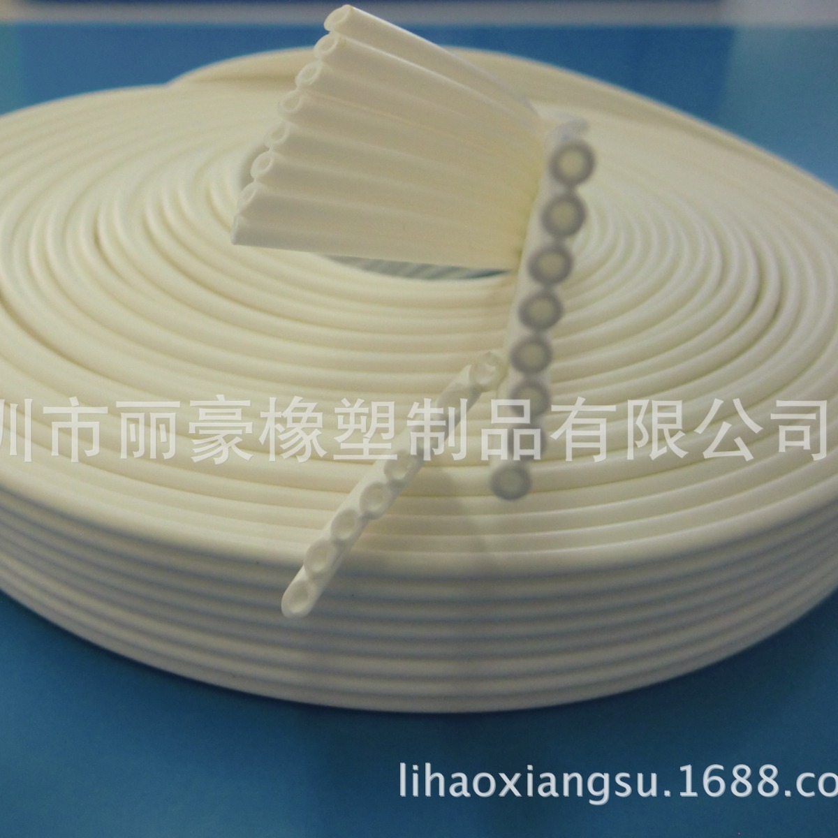 现货供应优质阻燃硅胶管 抗阻燃强耐磨耐折弯 形状不限 样板免费