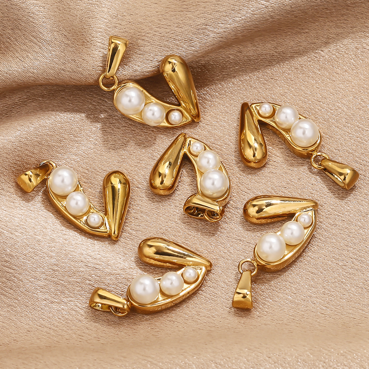 Europa y los Estados Unidos acero inoxidable pentagonal en forma de corazón colgante de perlas DIY accesorios accesorios al por mayor