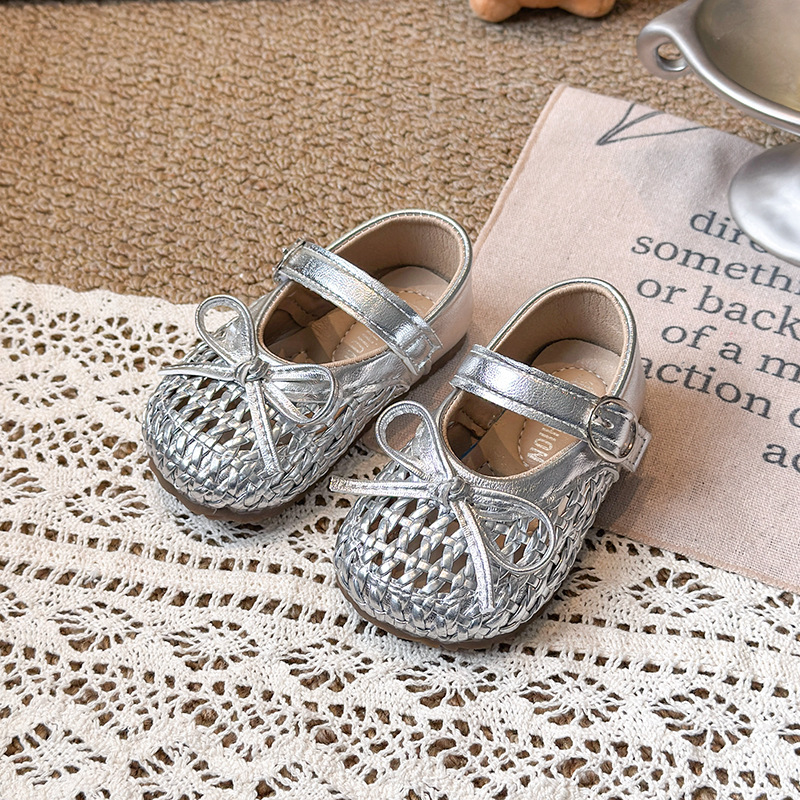 2026 verano de moda para niñas sandalias de cabeza de bolsillo nuevos zapatos de arco para niños Lefour zapatos de princesa huecos