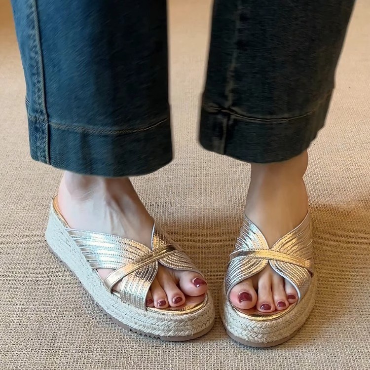 Fashionable straw universal sandals wedge heel for leisure