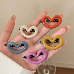 Adorable sweet heart-shaped clip head accessory, female side clip, new trendy bangs clip, versatile forehead hair clip, hair accessory