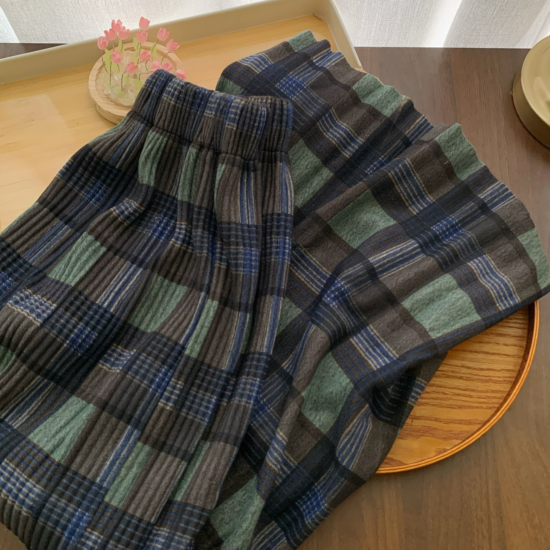 复古格子半身裙女2024春秋新款气质修身显瘦高腰灯芯绒百褶裙厚