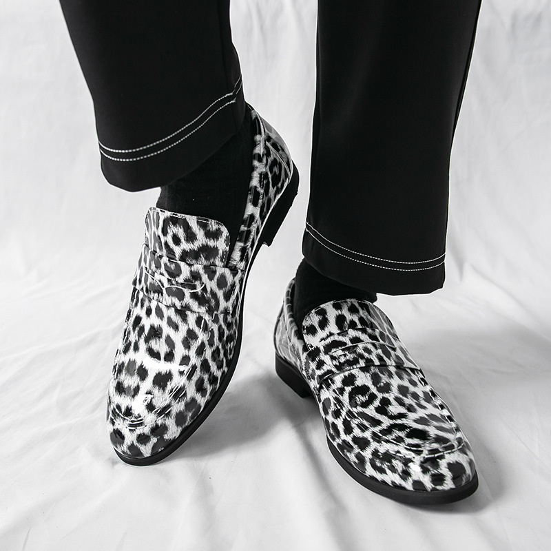 Zapatos Lofu para hombre transfronterizos 46 tallas grandes verano nuevos zapatos casuales moda hombres con estampado de leopardo zapatos de cuero de un pie al por mayor