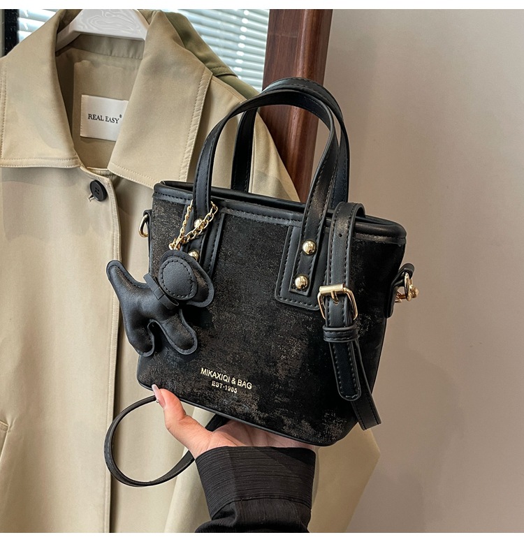 2024 New Popular Small Bag This Year Women's Fashion Versatile One Shoulder Crossbody Bag Retro Small Handheld Bucket Bag_voghion.com