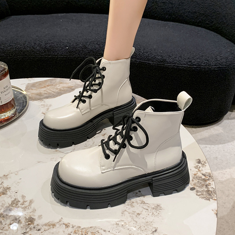 작은 두꺼운 바닥 두꺼운 힐 마틴 부츠 여자 2024 겨울 뉴 기모 영국 스타일 올 매치 레이스 업 마틴 부츠 여자