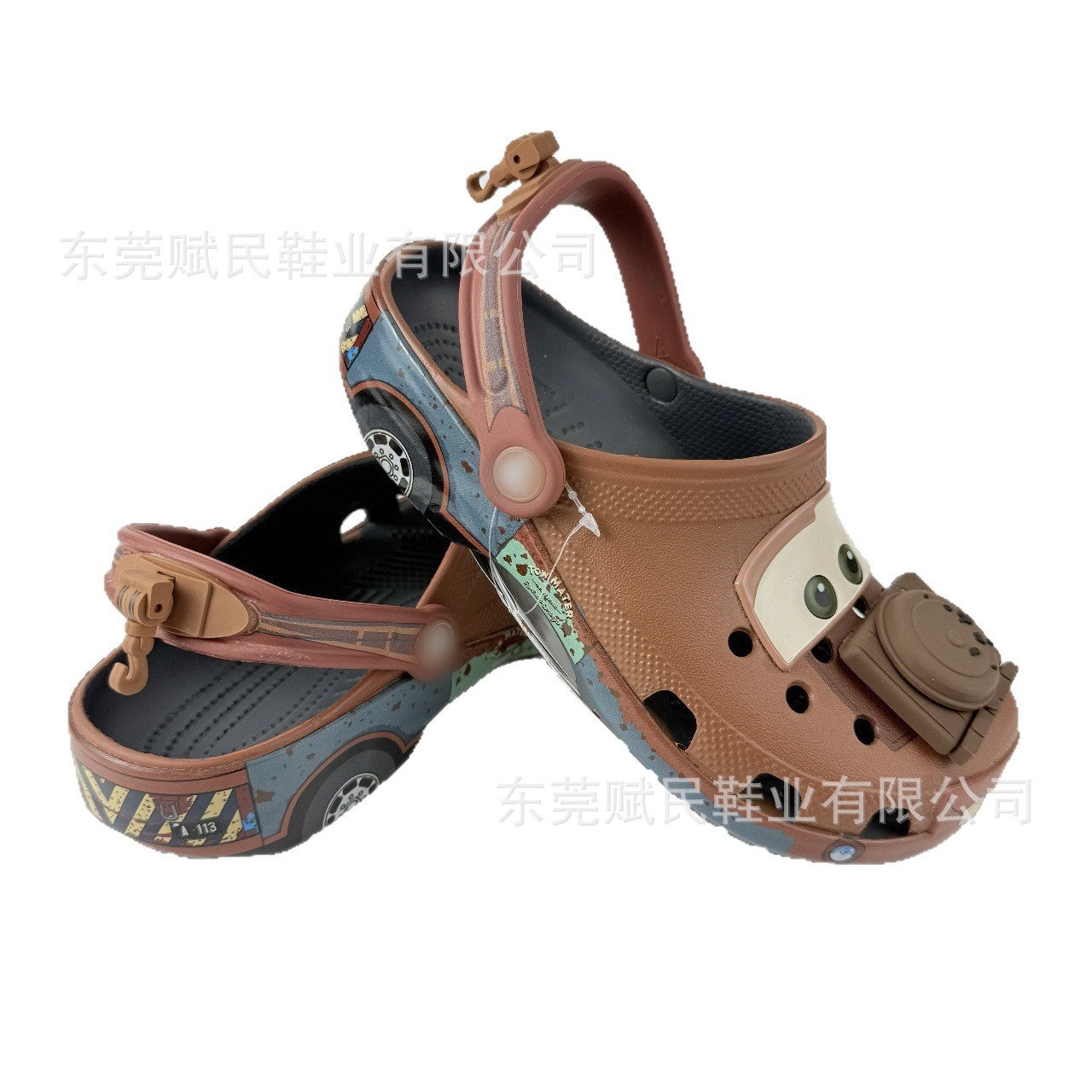 Zapatos de agujero cruzado zapatillas nuevas zapatillas de automóviles movilización matriz McQueen padres-hijos antideslizantes fabricantes de ventilación al por mayor