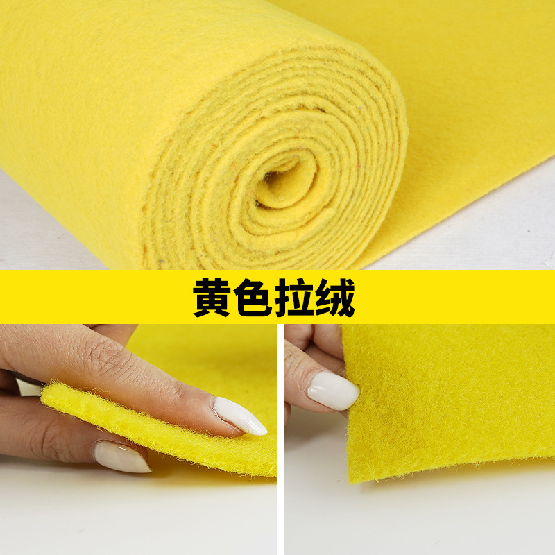 結婚祝いの赤いじゅうたんは一度に結婚して店の入り口を開店します。