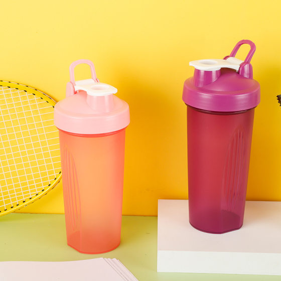 With handle shake cup large capacity fitness plastic cup 600ML milkshake protein powder mixing cup printable LOG