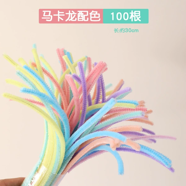 100 macarons