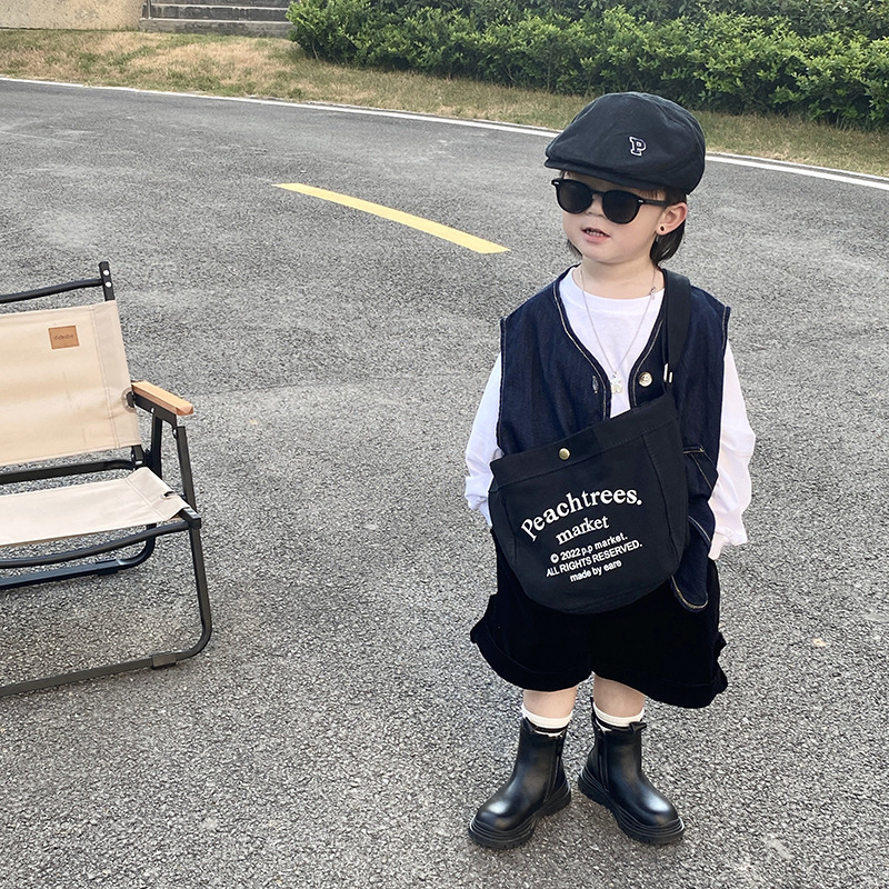 新しい子供のキャンバスのカバンはカジュアルです。|undefined