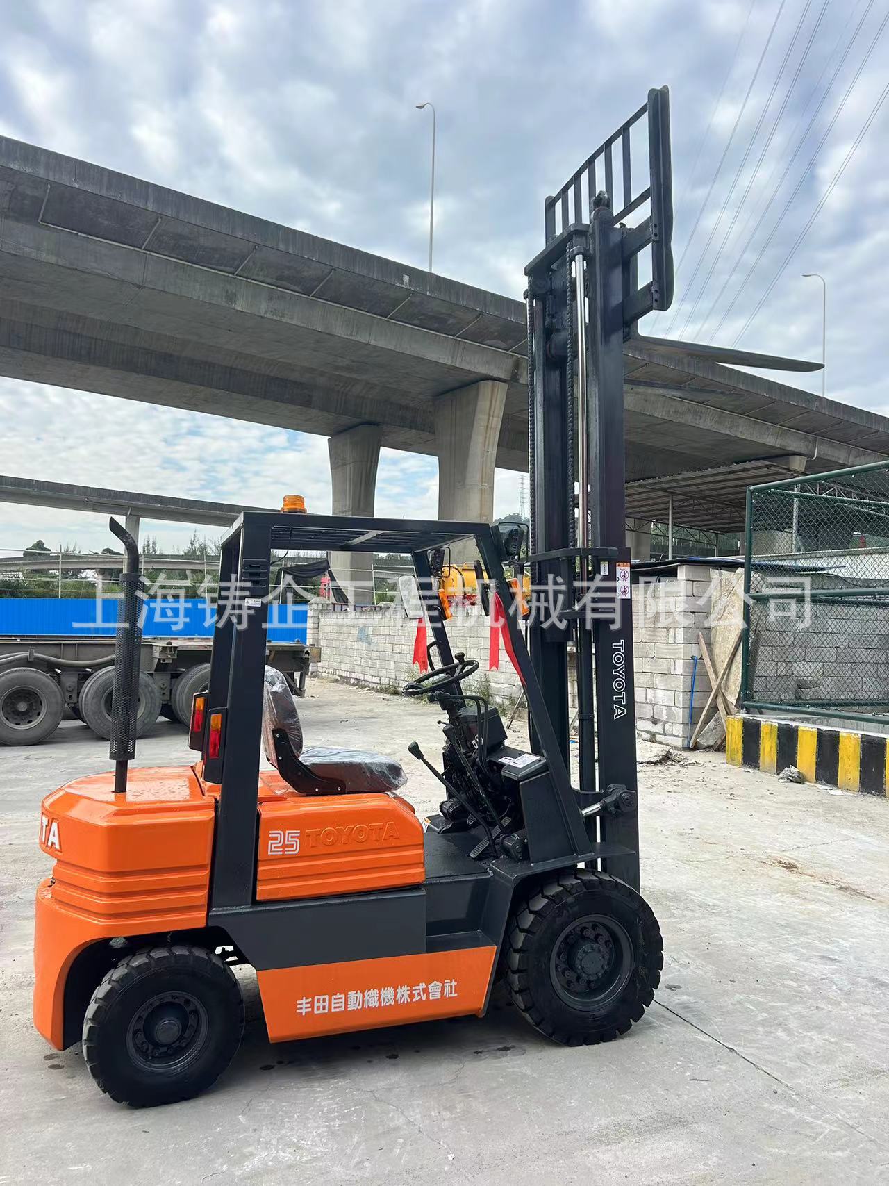 九成新二手丰田TOYOTA叉车FD25起重机器液压柴油机