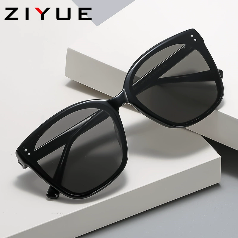 Fashionable sunglasses, glasses solar-powered, high-quality style, UV protection
