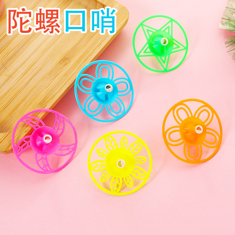 Regalo del regalo del jardín de infantes del juguete del girocompás del silbato de la mano-torneado de los niños para la venta caliente periférica de la escuela