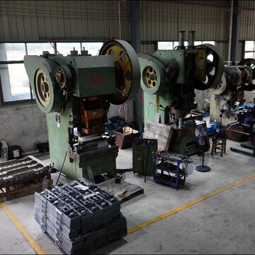 粤宇五金申请五金件加工用冲压安装专利无需卓殊人工或机器过问明显提拔自愿化程度