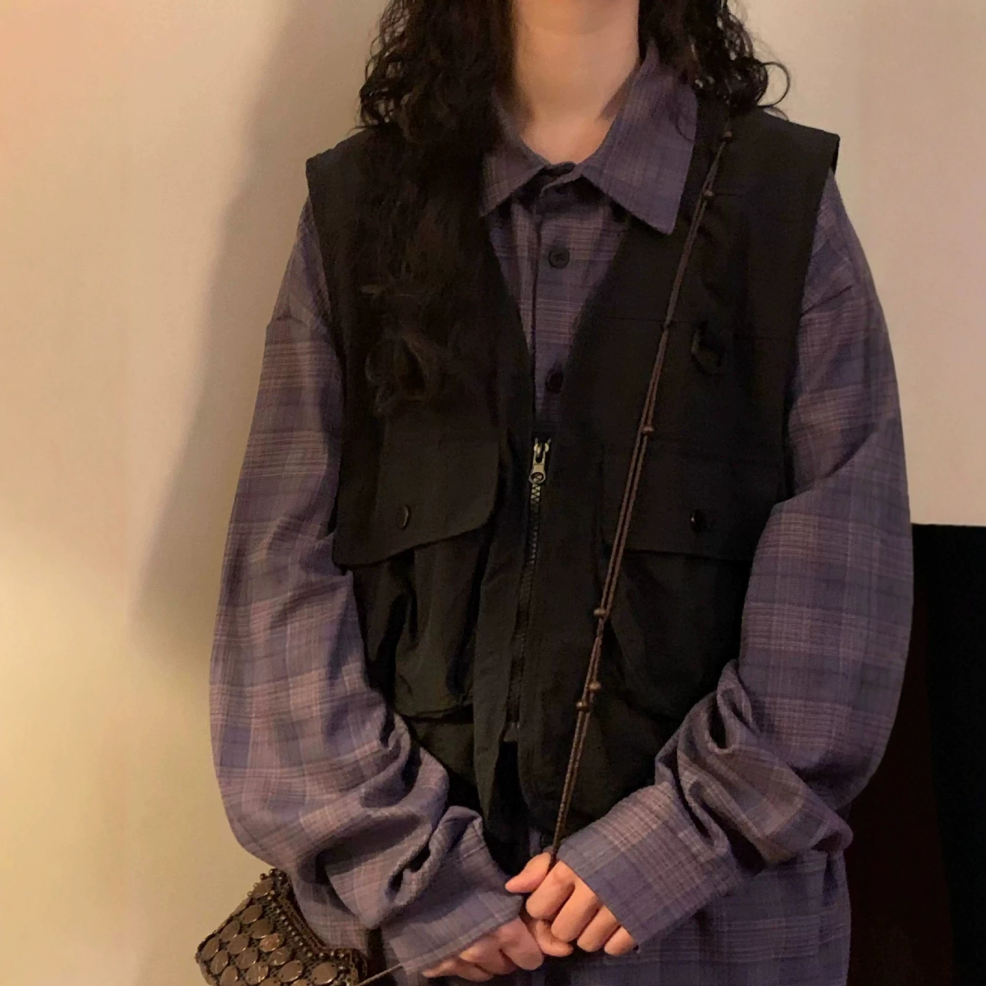 Japanese retro style, versatile layered cargo vest, sleeveless tank top, unisex, trendy outfit.