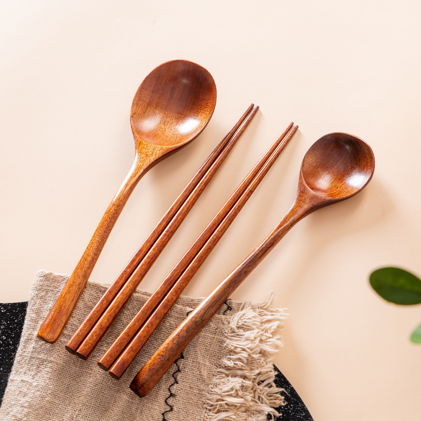 Las celebridades de Internet comen y siembran arroz seco cuchara grande vajilla de madera portátil al aire libre regalo cuchara de madera de mango largo palillos de dos piezas se pueden grabar