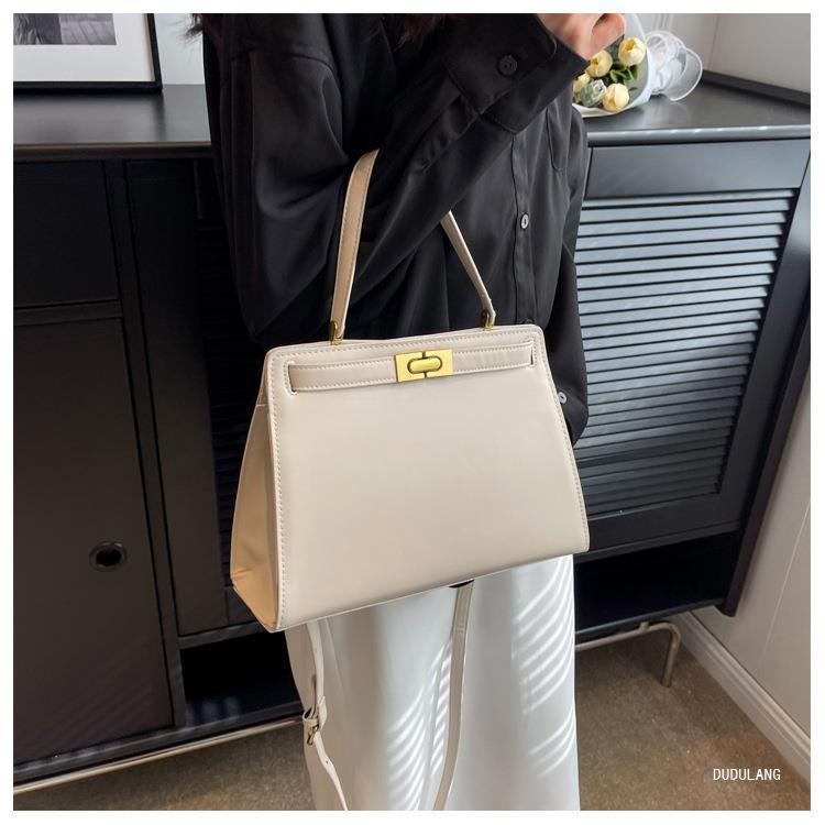 Casual, Shopping Occasion Women's Medium Pu Leather Solid Color Vintage Style Classic Style Square Flip Cover Crossbody Bag