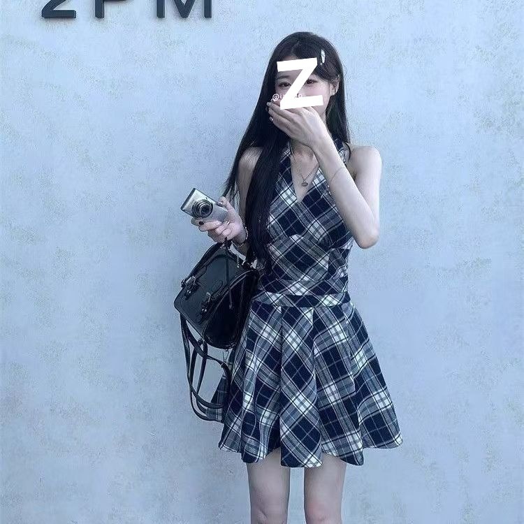 黑白格子v领挂脖系带连衣裙女春夏季2025新款收腰显瘦A字短裙|undefined
