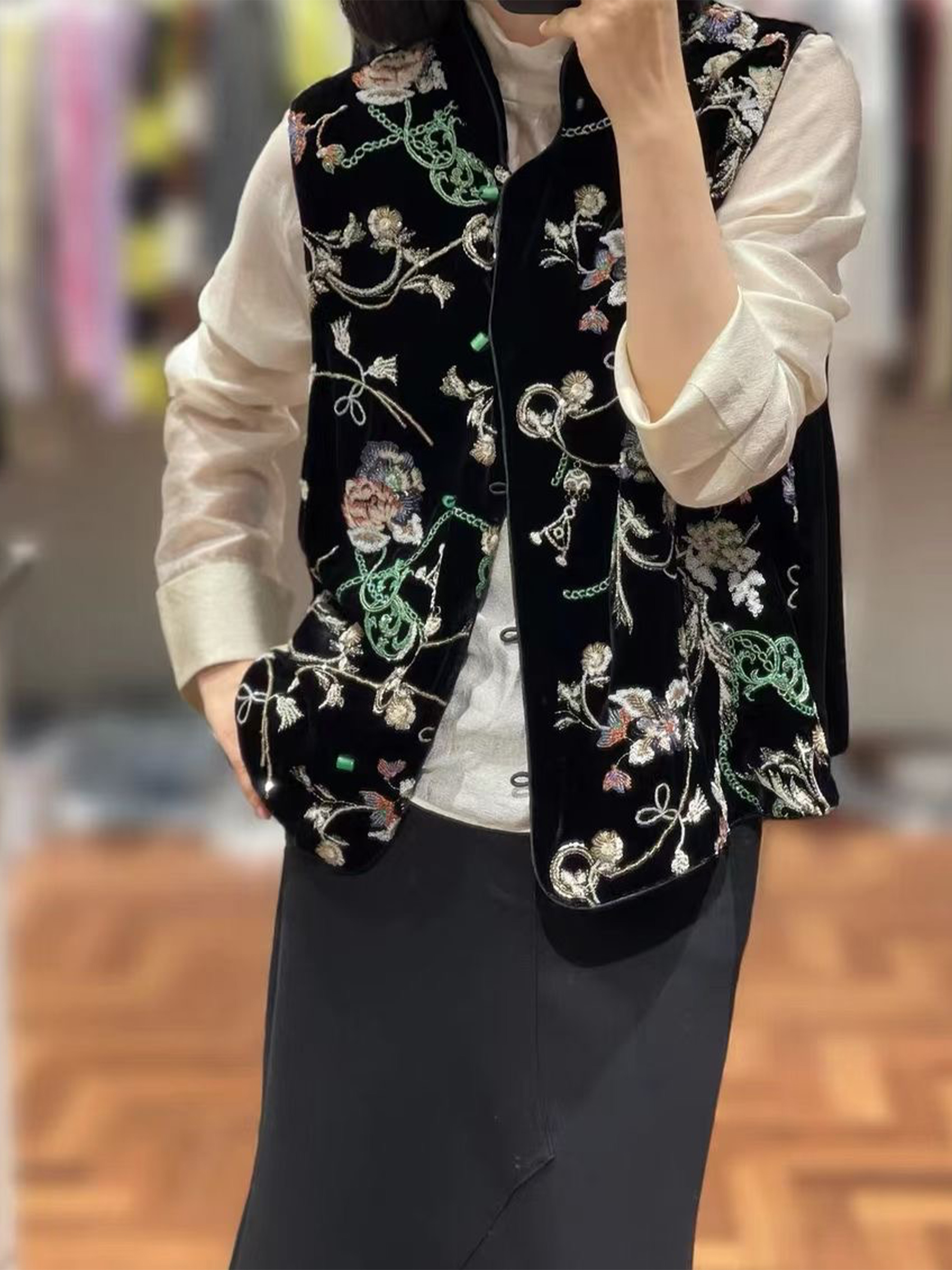 深圳卫视男左女右