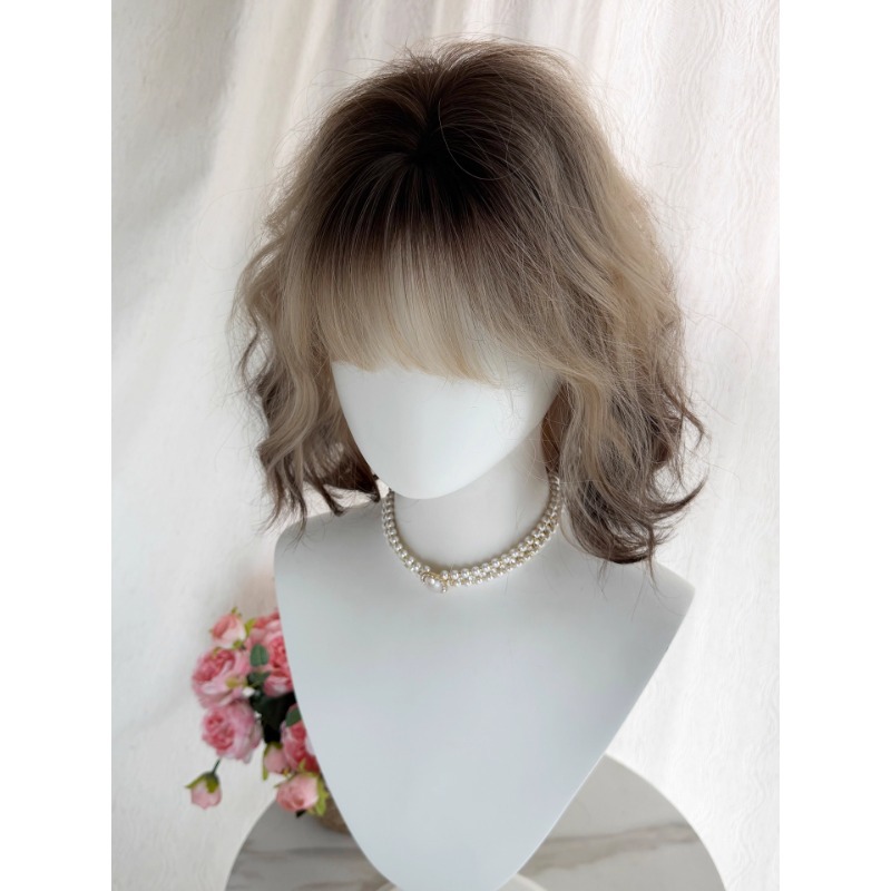 Peluca Connie [Muñeca Siam] Peluca de pelo corto para mujer, estilo París con degradado en oro negro, pelo rizado diario con lana