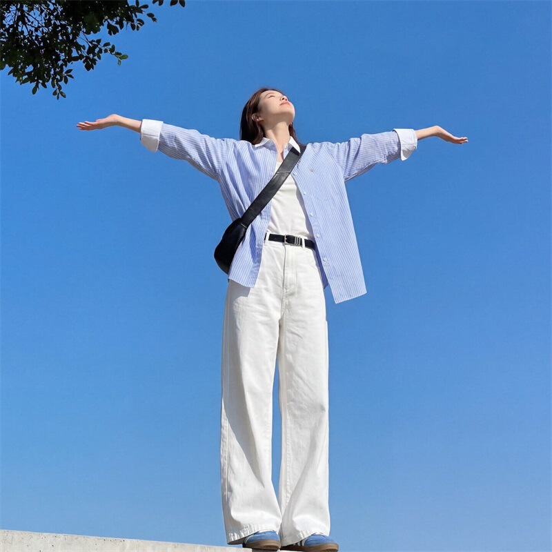 Stunning White Wide-Leg Jeans for Women, Spring/Summer 2026 Trendy Versatile New High-Waisted Slim-Fit Straight Pants Stunning White Wide-Leg Jeans for Women, Spring/Summer 2026 Trendy Versatile New High-Waisted Slim-Fit Straight Pants