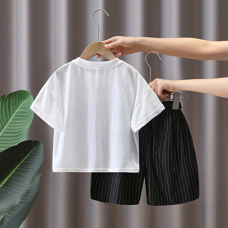 7365 Traje de verano para niños Niños 2025 Nueva camiseta de manga corta ligera y transpirable Pantalones a rayas de verano Conjunto de dos piezas 4