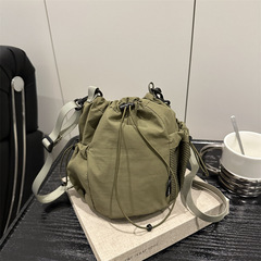 日系ins風小大衆デザイン感引きひもバケツバッグ軽やかなスポーツレジャーファッション百合シングルショルダーバッグ