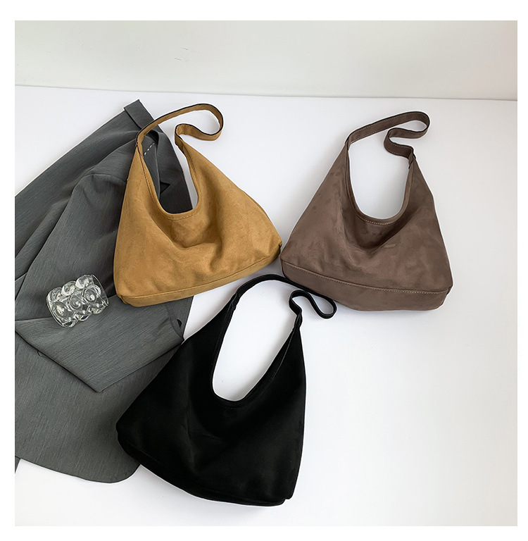 Retro casual commuting large-capacity bag for women, 2024 new autumn and winter suede tote bag, niche casual single-shoulder bag undefined