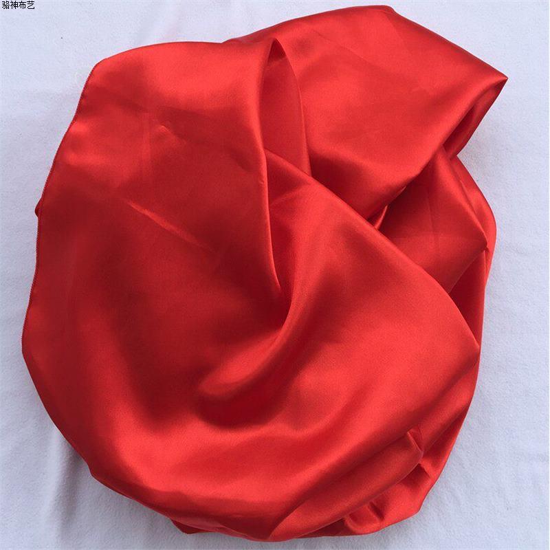 Yangko red ribbon (4 meters long x 40 centimeters wide), waist drum red ribbon, dragon dance ribbon and satin, red silk cloth.