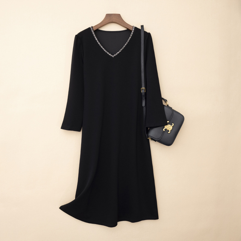 Wholesale autumn and winter nail beads V collar air cotton A version straight black Joker temperament long dress elegant