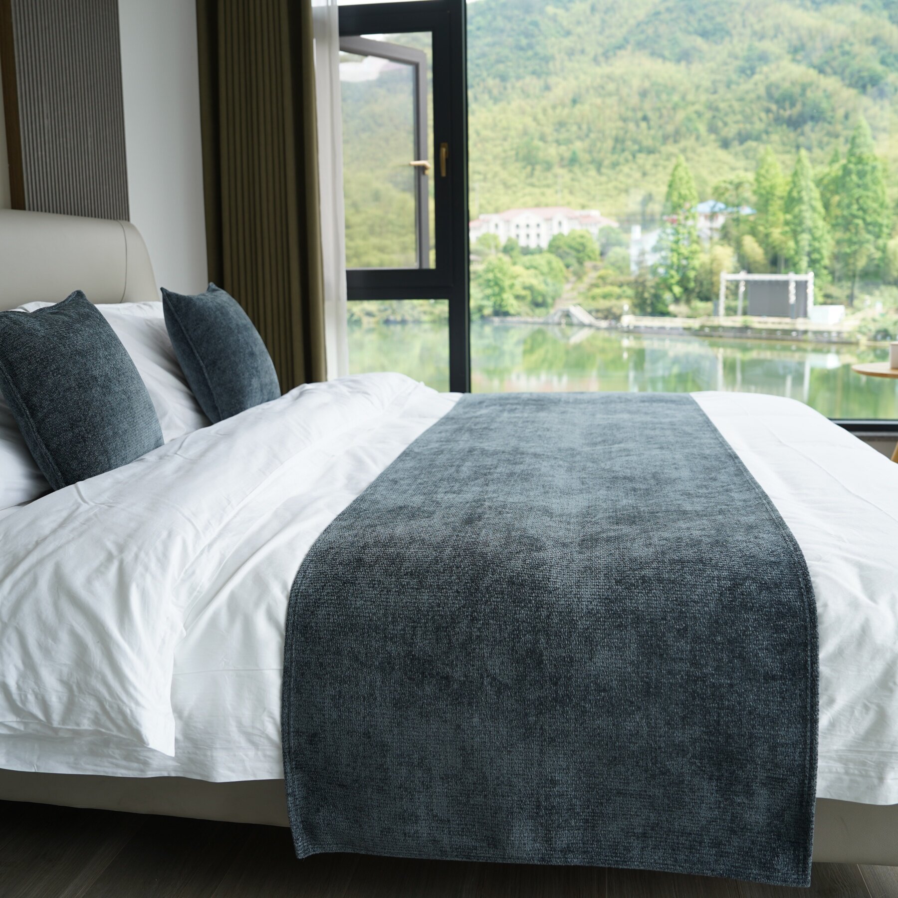 Hotel-specific solid color bed runner, bedding accessory, bed flag, high-end light luxury homestay hotel simple bed cover