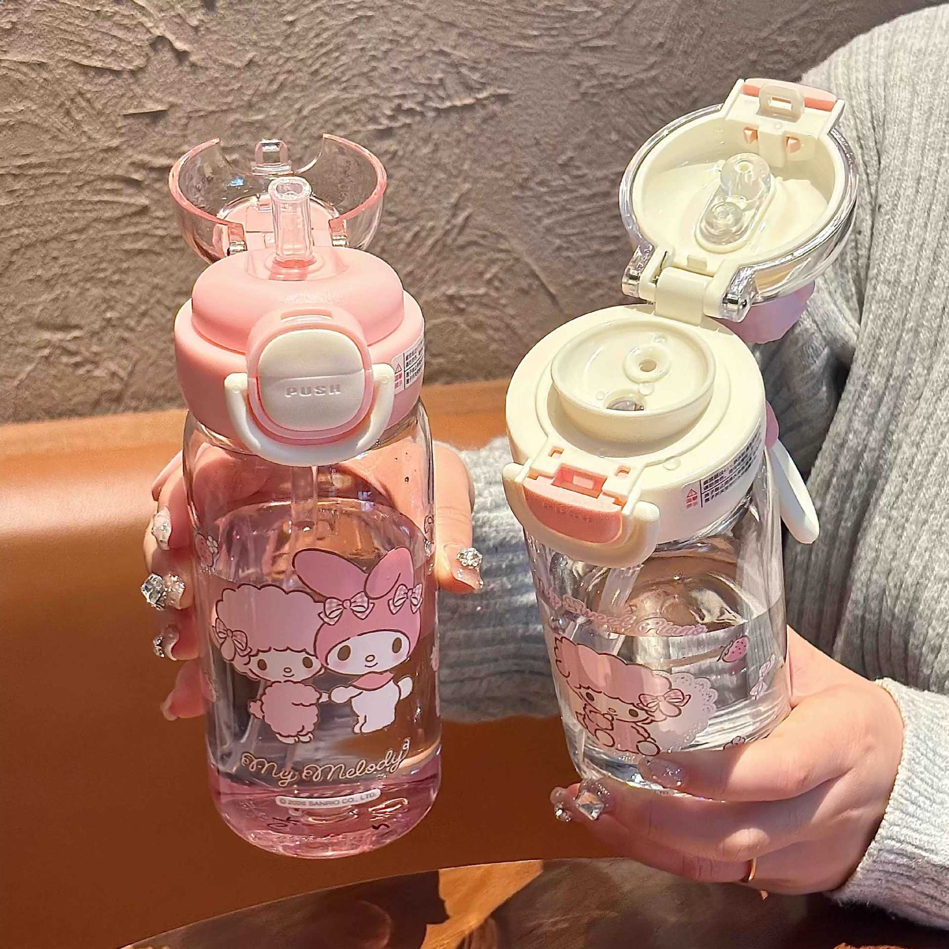 Sanrio 2026 nuevo lindo niño doble bebida taza de paja de alto valor facial para niñas taza de plástico especial para la escuela
