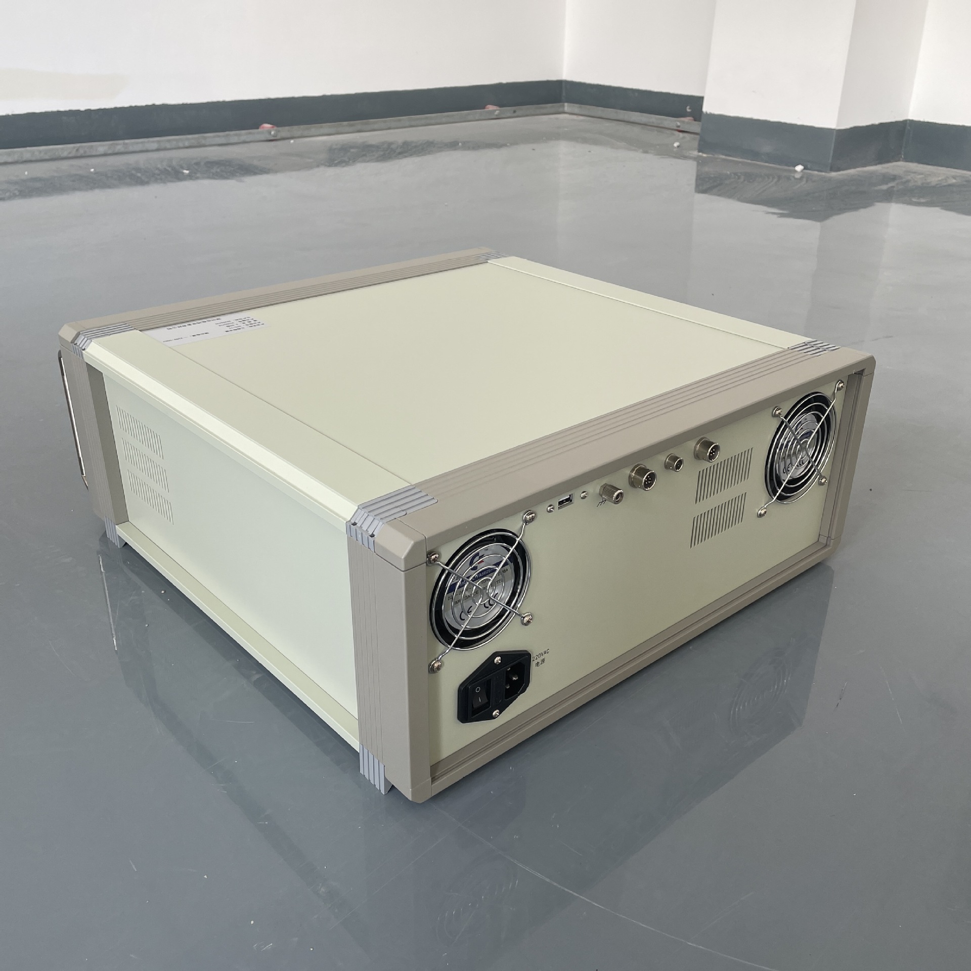 三相标准源 (6).JPG