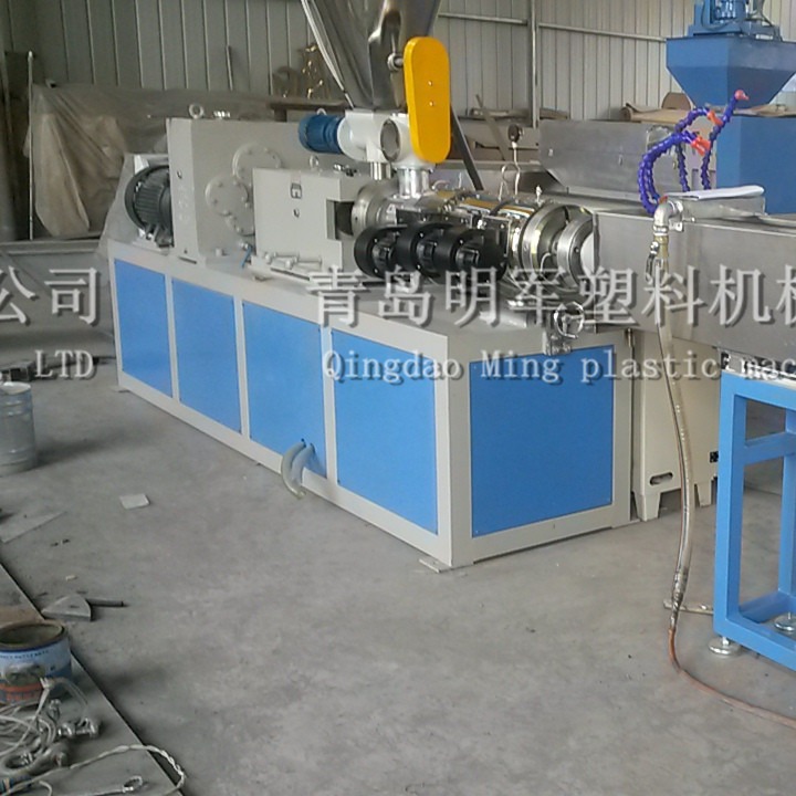 挡水槽塑料挤出机 SJ51双螺杆硬PVC型材挡水槽 喂鸡槽挤出生产线