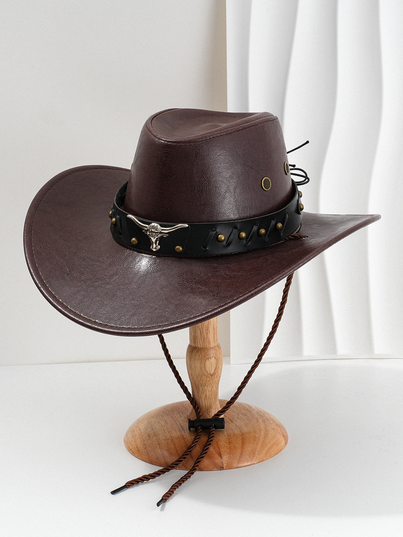 Explosiones transfronterizas de estilo masculino y masculino de piel PU sombrero de vaquero único punk cabeza de vaca cuero metal remaches cinturón fiesta de campamento