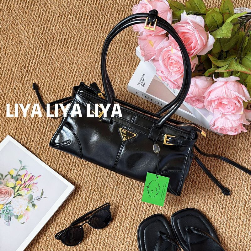 High-End Logo Oil-Waxed Leather Handbag, Soft Leather Vintage Bag, Underarm Women's Shoulder Bag, Solid Color Crossbody Bag High-End Logo Oil-Waxed Leather Handbag, Soft Leather Vintage Bag, Underarm Women's Shoulder Bag, Solid Color Crossbody Bag