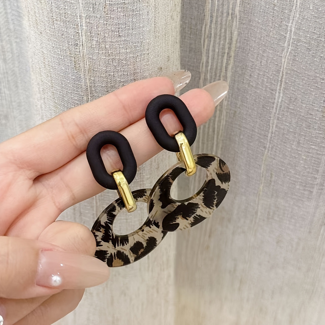 Geometric fashionable elegant retro earrings