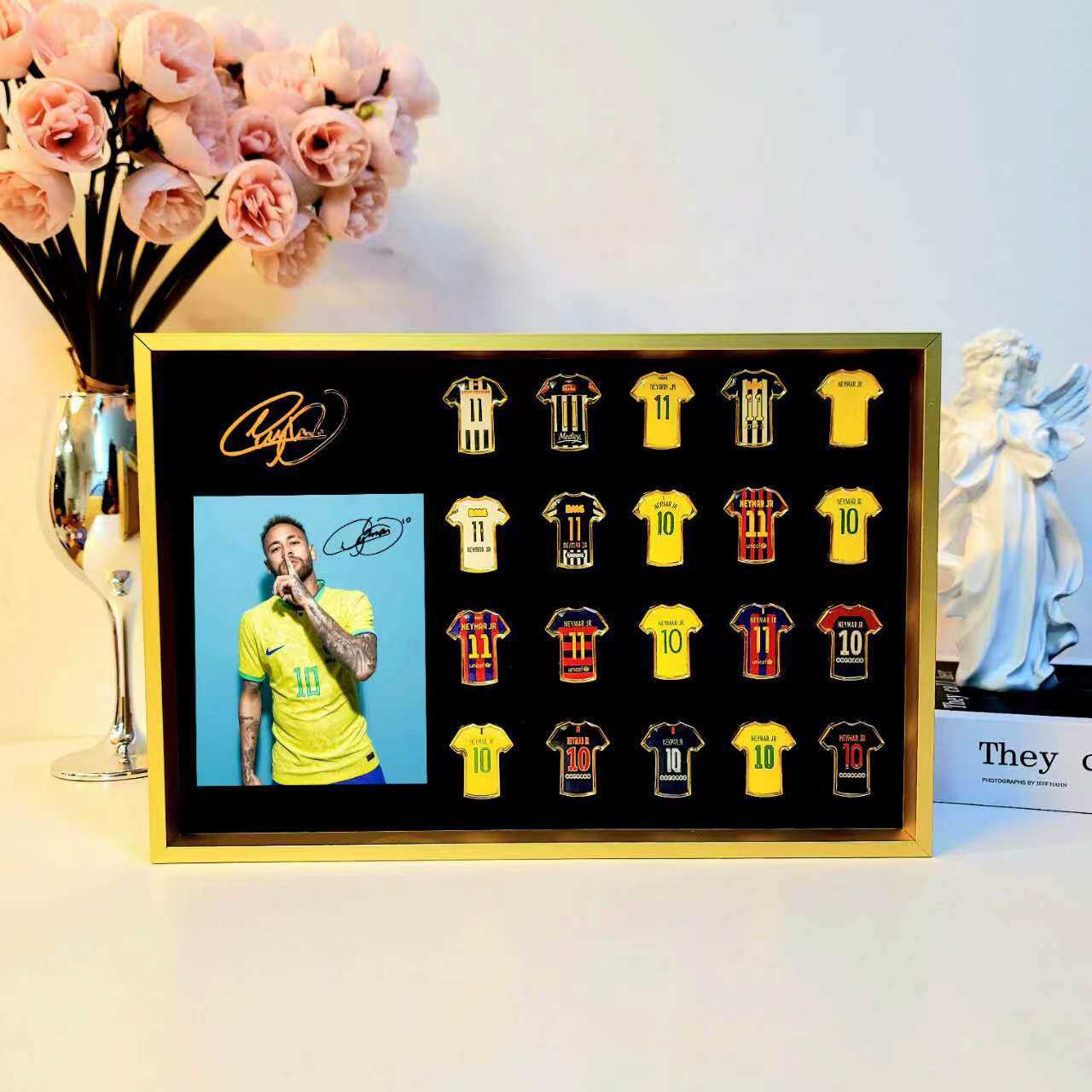 Messi Ronaldo camiseta insignia marco de madera sólida recuerdos de fútbol hechos a mano alrededor del cumpleaños del novio Regalo del festival de Qixi image 38