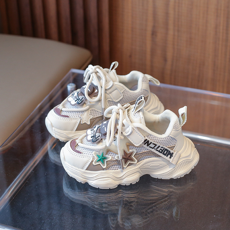 Zapatos deportivos de estilo coreano para niños y niñas grandes, primavera 2025, zapatos deportivos de malla transpirable con dibujos animados, zapatos de papá al por mayor