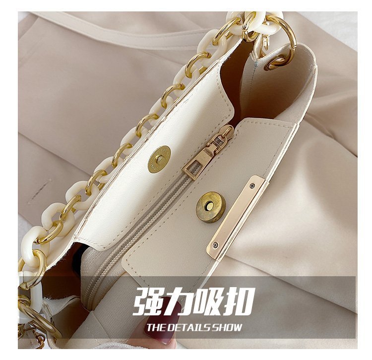 The 2022 new Korean-style women's bucket bag is a trendy spring and summer single-shoulder crossbody bag for young women. It's a cute and simple commuting bag for women undefined